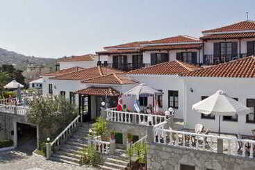 هتل Dionyssos
