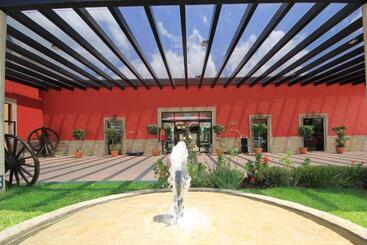 هتل Es Villa Mercedes San Cristobal