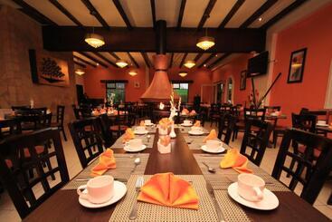 هتل Es Villa Mercedes San Cristobal