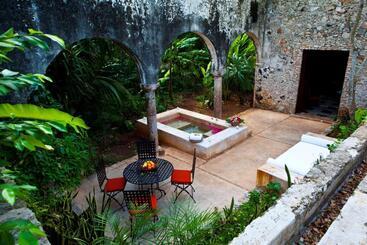 هتل Hacienda Santa Rosa De Lima