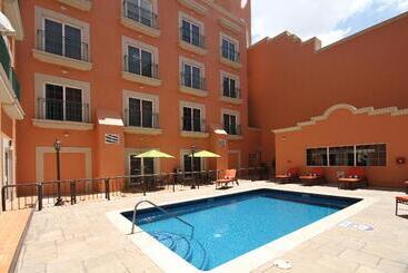 هتل Holiday Inn Express Torreon, An Ihg