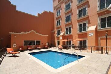 هتل Holiday Inn Express Torreon, An Ihg