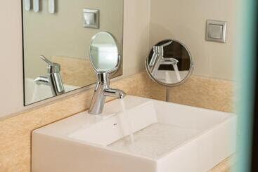 Ino Hotel & Suites