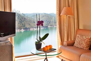 هتل Lago Azul Eco