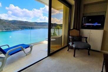 هتل Lago Azul Eco