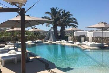هتل Ostraco Suites