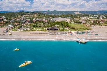 هتل Armas Pemar Beach