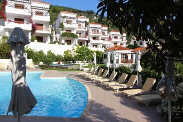 هتل Skopelos Village