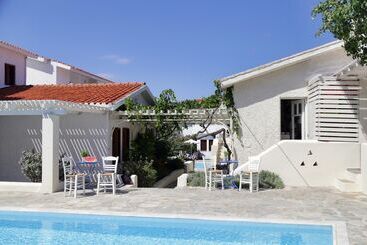 هتل Skopelos Village