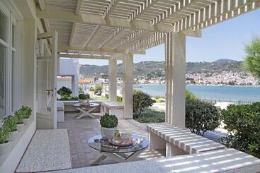 هتل Skopelos Village