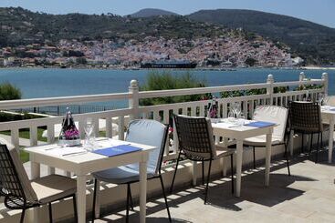 هتل Skopelos Village