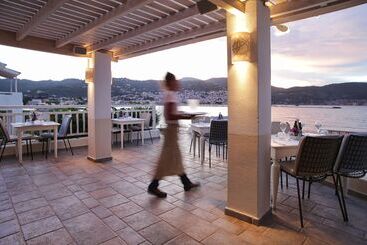 هتل Skopelos Village