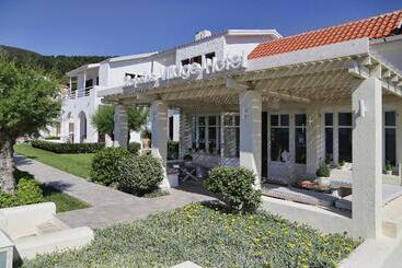 هتل Skopelos Village