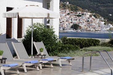 هتل Skopelos Village