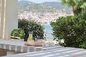 هتل Skopelos Village