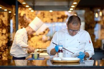 هتل Sofitel Barcelona Skipper
