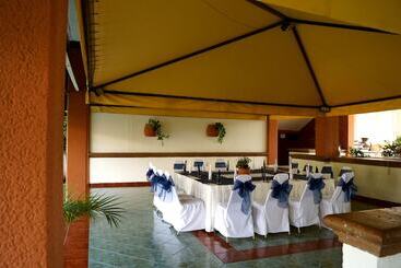 בית מלון כפרי & Suites Villa Del Sol