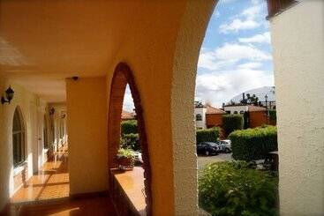 בית מלון כפרי & Suites Villa Del Sol