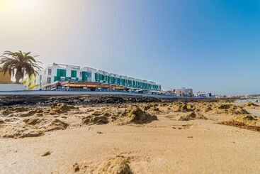 هتل LIVVO Corralejo Beach