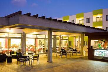 هتل LIVVO Corralejo Beach