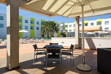 هتل LIVVO Corralejo Beach