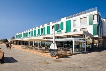 هتل LIVVO Corralejo Beach