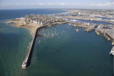 هتل Hôtel Des Marins