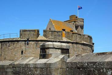 هتل Hôtel Des Marins