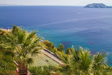 هتل Peninsula Resort & Spa