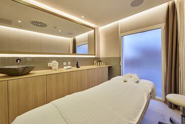 Universal Hotel Aquamarin - Sant Telm