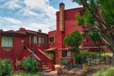 Villa San Jose Hotel & Suites
