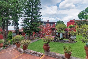 Villa San Jose Hotel & Suites