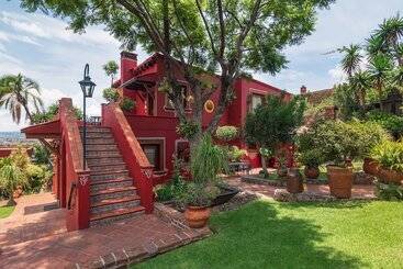 Villa San Jose Hotel & Suites