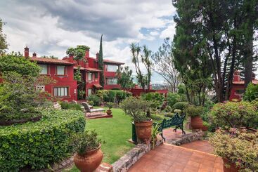 Villa San Jose Hotel & Suites