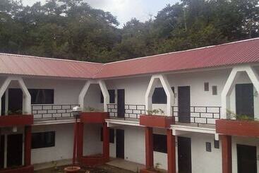 هتل Villas Kin Ha
