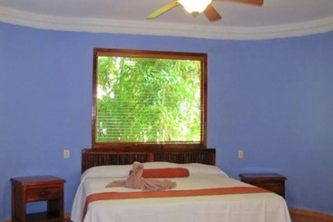 هتل Villas Kin Ha