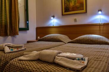 استراحتگاه Govino Bay