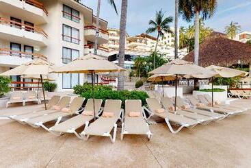 استراحتگاه Park Royal Beach Acapulco  All Inclusive
