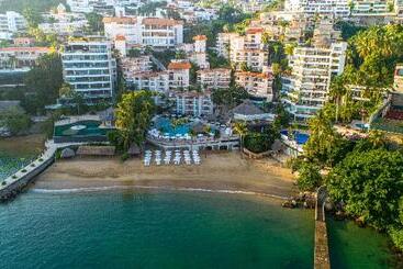 استراحتگاه Park Royal Beach Acapulco  All Inclusive