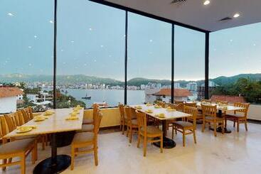 استراحتگاه Park Royal Beach Acapulco All Inclusive