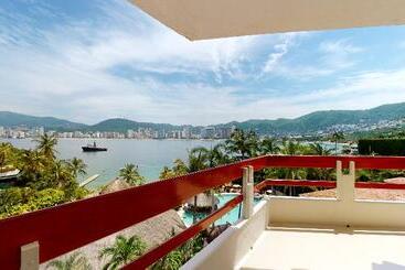 استراحتگاه Park Royal Beach Acapulco  All Inclusive
