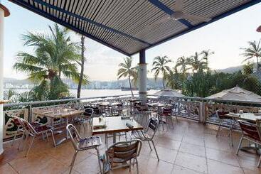 استراحتگاه Park Royal Beach Acapulco  All Inclusive