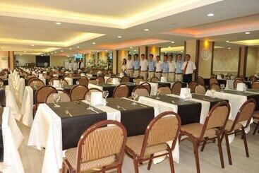 Asrın Beach Hotel   All Inclusive
