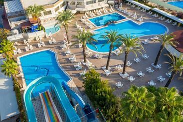 Aydinbey Famous Resort   Ultra All Inclusive