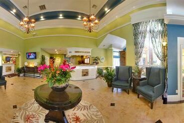 Saratoga Resort Villas