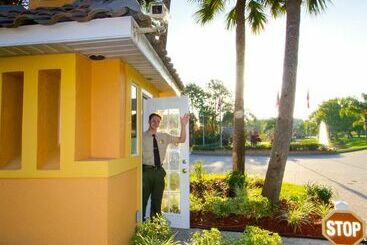 Saratoga Resort Villas