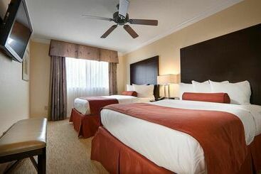 Saratoga Resort Villas