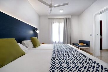 Broncemar Beach Suites
