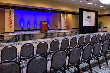 Doubletree By Hilton Hotel Tampa Airport  Westshore