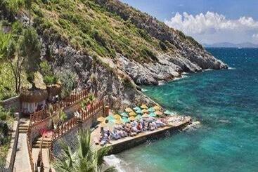Ladonia Hotels Adakule